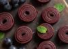 طرز تهیه لواشک انگور هسته دار خانگی در فر؛ خوش رنگ و ملس